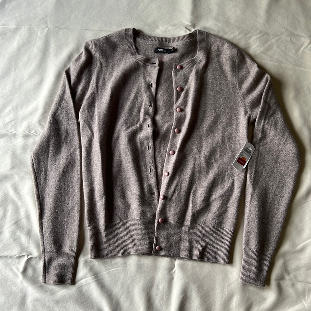 Cashmere cardigan. Size small